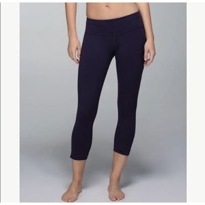 Lululemon Journey cropped mesh panel leggings in grape dark size 6